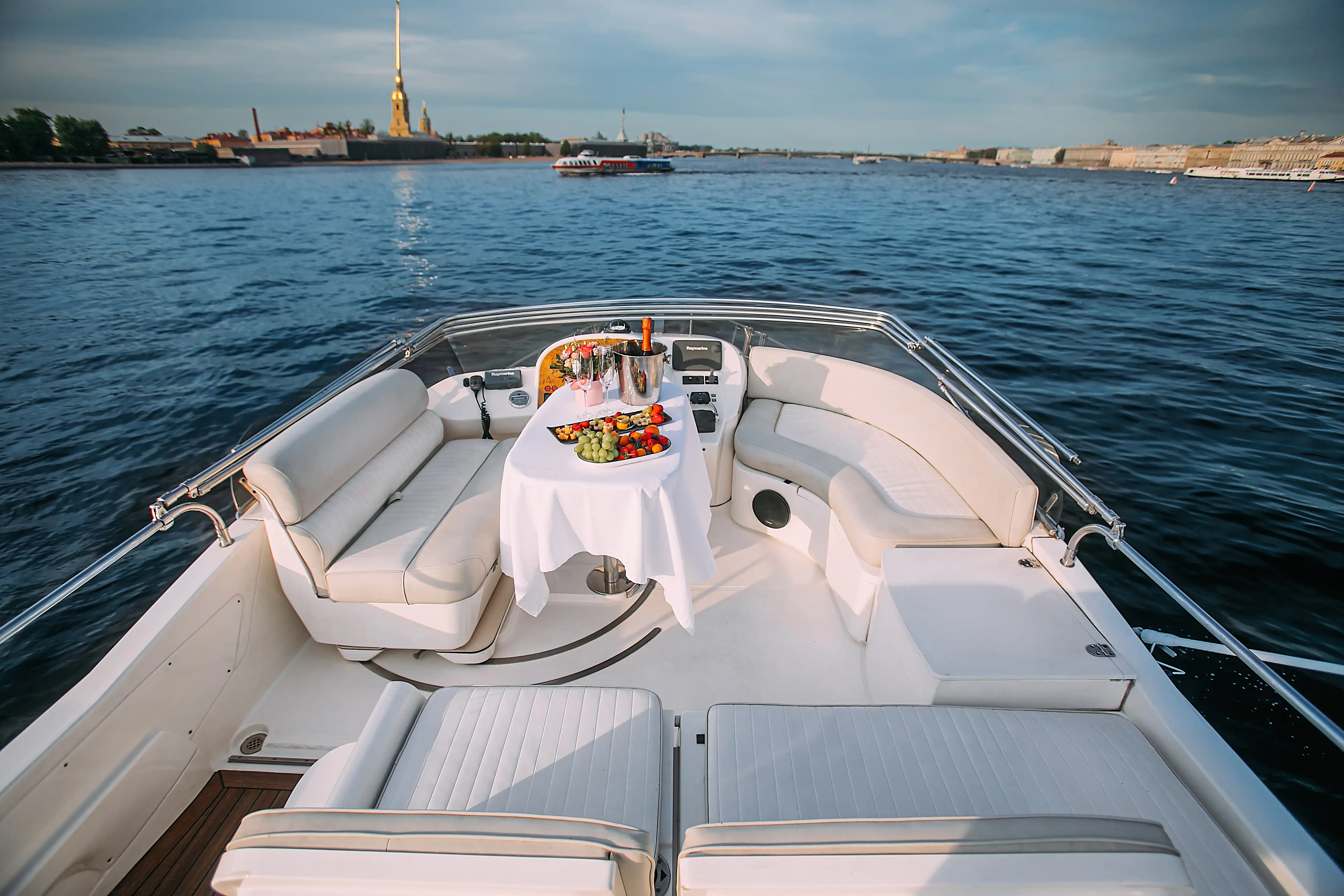 Яхта Sealine 39 AMO image- 17